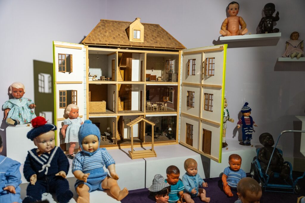 1er-etage-Poupees-Maison-poupees